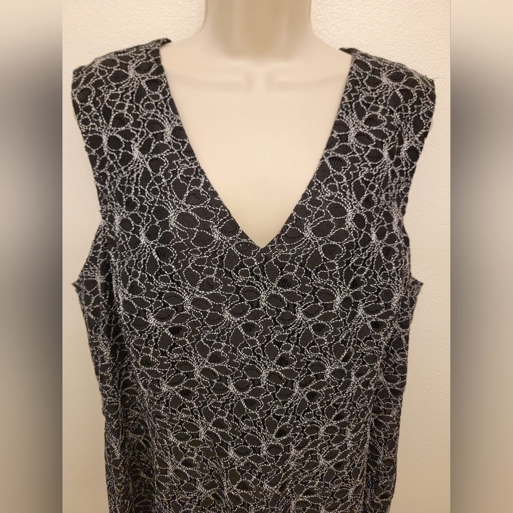 NWT Tommy Hilfiger Fit & Flair Embroidered Lace Dress - Picture 2 of 6